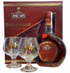 Dárkový set brandy 5 let 0,5L 40% +2 sklenice NOY